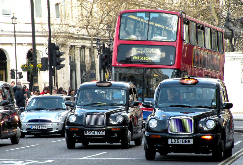 What Are the Best and Worst Places to Get a Taxi in the UK? (Infographic)