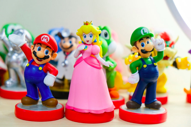 Mario Bros figurines