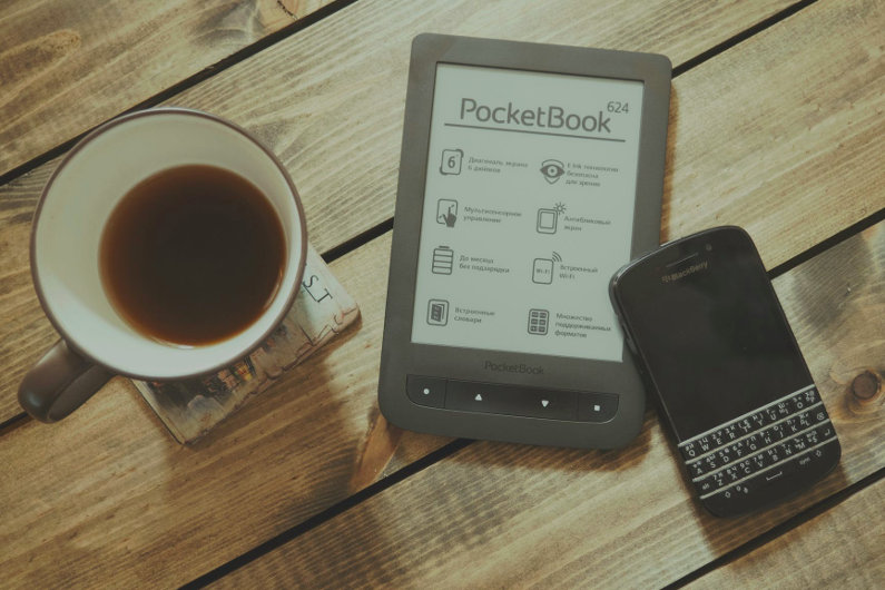 Old Blackberry and PocketBook